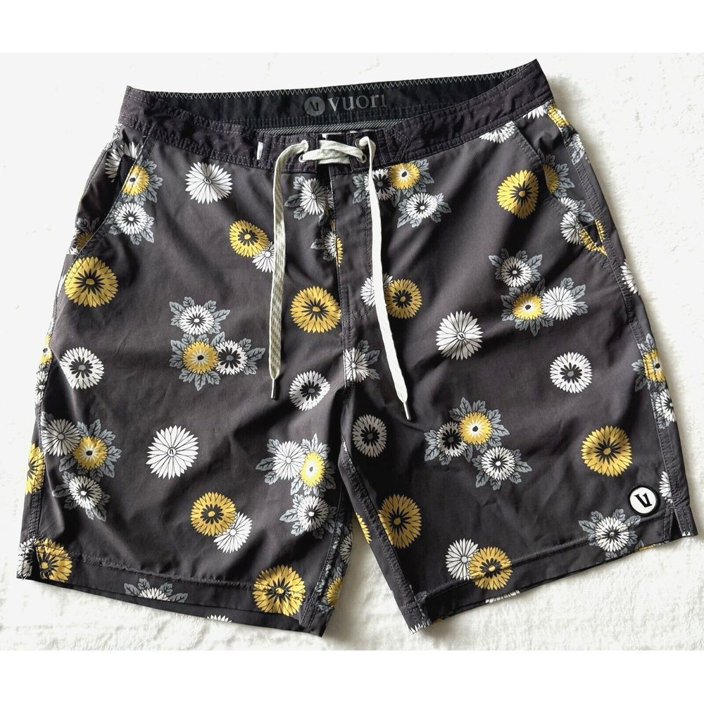 Vuori Men's Floral Print Shorts